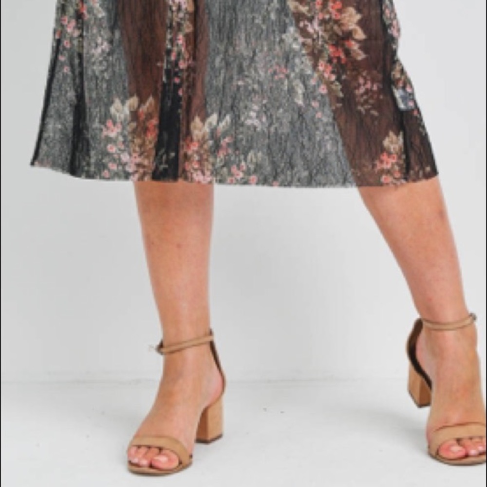 Black floral sheer strappy V-neck ruffle open back overlay midi dress. Pretty!🌸 - Picture 11 of 16